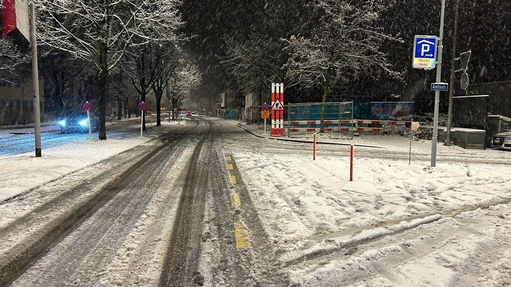 Mann wird in Uster von zwei Unbekannten zusammengeschlagen