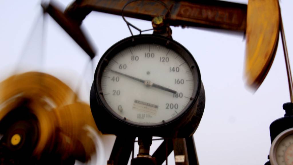 Die Ölpreise sind am Freitag trotz der Verlängerung eines Ultimatums von US-Präsident Donald Trump an den Iran weiter gestiegen. Derzeit kostet ein Fass Rohöl (159 Liter) der Sorte Brent 109,46 Dollar. Das sind 1,4 Prozent mehr als am Vorabend.