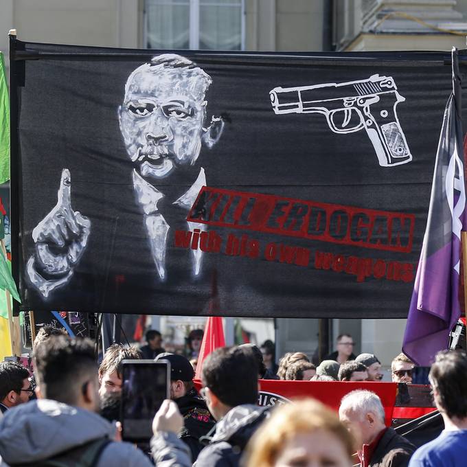 Berner Obergericht verurteilt Demonstranten wegen «Kill Erdogan»-Plakat