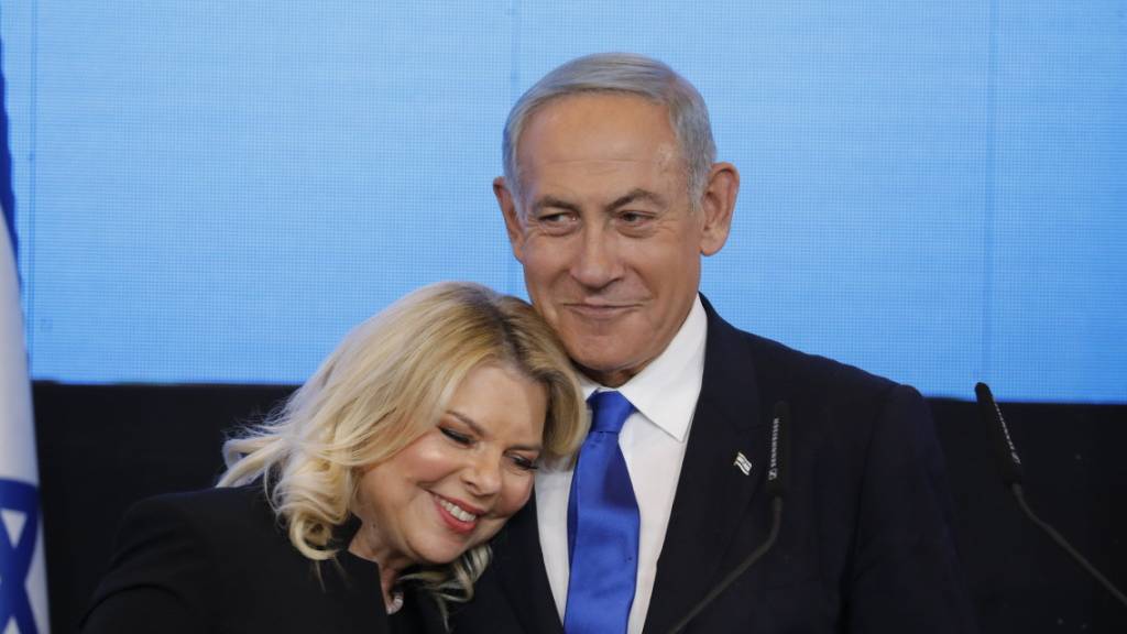 dpatopbilder - Benjamin Netanjahu steht vor dem zweiten Comeback auf den Posten des Regierungschefs. Foto: Ilia Yefimovich/dpa