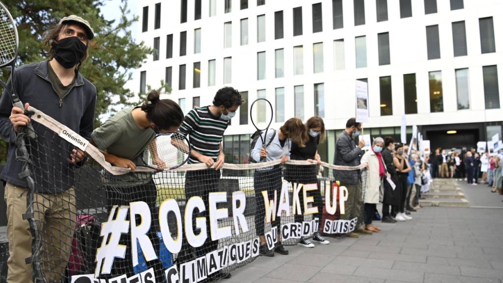 Rund um den Prozess gegen die Lausanner Klimaaktivisten kam es 2020 vor dem Waadtländer Kantonsgericht zu einer erneuten Protestaktion in Anlehnung an Roger Federer. (Archivbild)