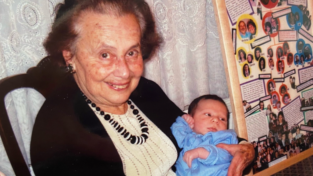 «Babys sind beste Rache an Nazis»: Holocaust-Überlebende wird zum 35. Mal Ur-Oma