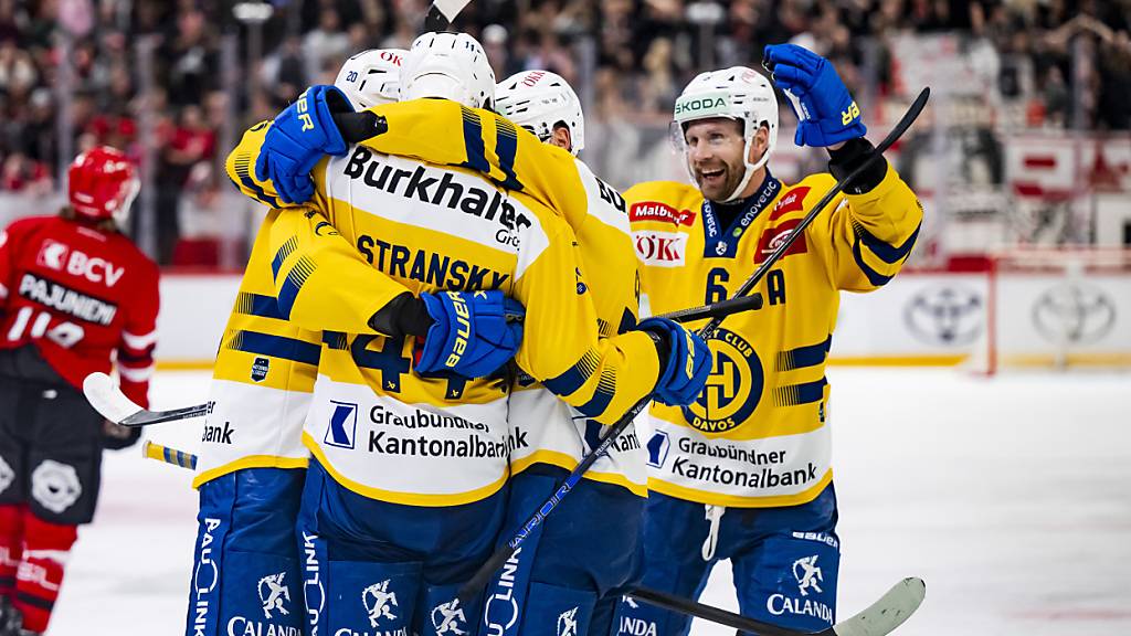 Gleich sechsmal konnten die Davoser Spieler in Davos jubeln