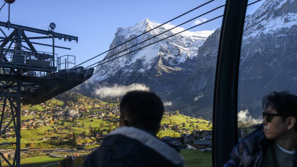 Weniger Touristen als sonst: Der Iran-Krieg hat den Jungfraubahnen im ersten Halbjahr 2026 zugesetzt. (Archivbild)