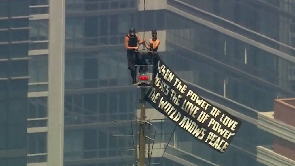 Waghalsige Aktion: Pärchen klettert auf die Spitze des Empire State Buildings 