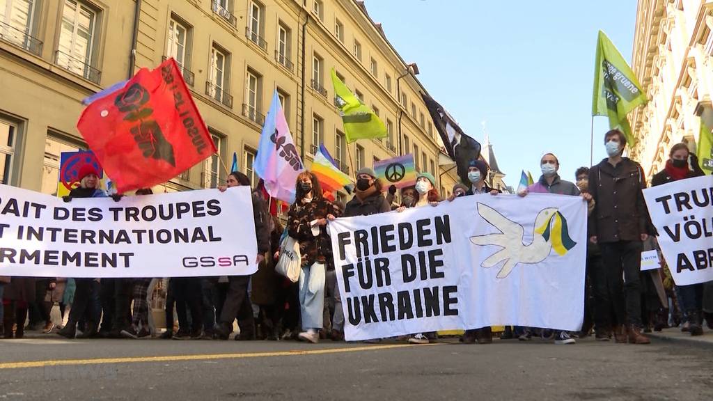 Rund 20'000 fordern in Bern den Frieden in der Ukraine