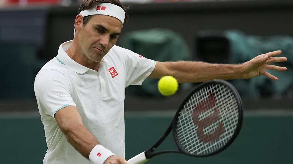 Ein hartes Stück Arbeit: Roger Federer profitiert am Ende von der Aufgabe von Adrian Mannarino, um die 2. Runde in Wimbledon zu erreichen