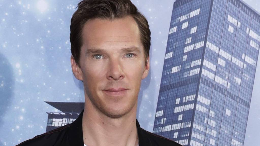ARCHIV - Der Schauspieler Benedict Cumberbatch kommt 2016 zur Vorführung des Kinofilms «Doctor Strange». Foto: Jörg Carstensen/dpa