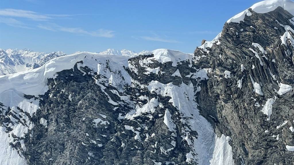 Skitourengänger stürzt in Graubünden 700 Meter in den Tod