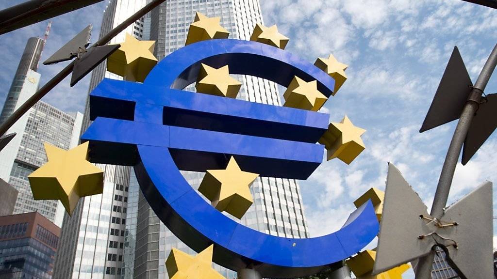 Die EZB lässt die Geldschleusen unverändert weit offen.