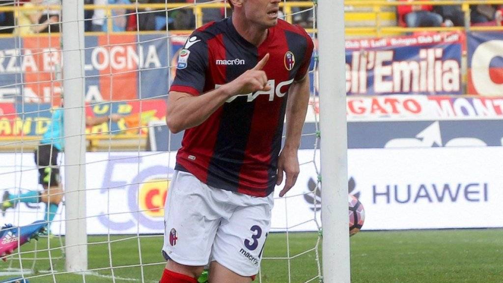 Blerim Dzemaili jubelt nach einem seiner zwei Tore für Bologna