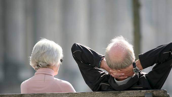 Männer bekommen ein Drittel mehr Rente als Frauen