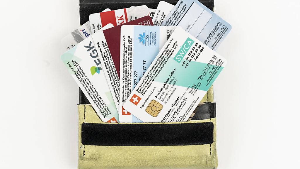 Das Parlament will die Kantone verpflichten, künftig mehr Geld für die Verbilligung von Krankenkassenprämien bereitzustellen. (Themenbild)