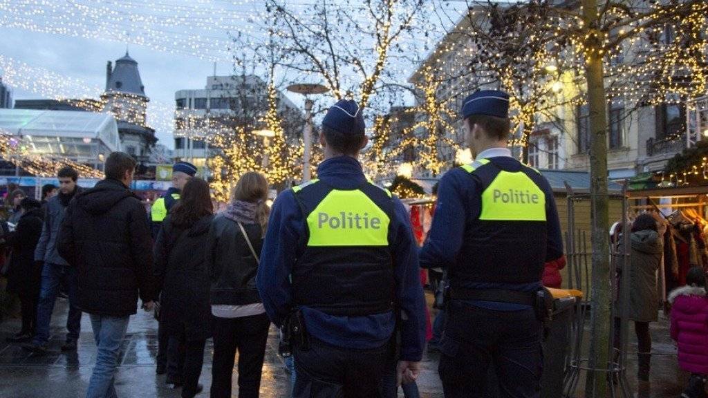 Die belgischen Behörden sind seit den Anschlägen in Paris in Alarmbereitschaft. Die Polizei ist in den Strassen von Brüssel präsent. (Archiv)