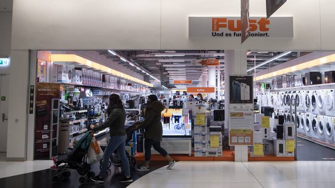 Fust-Filiale in der Shoppingarena schliesst – 3 Mitarbeiter verlieren Job