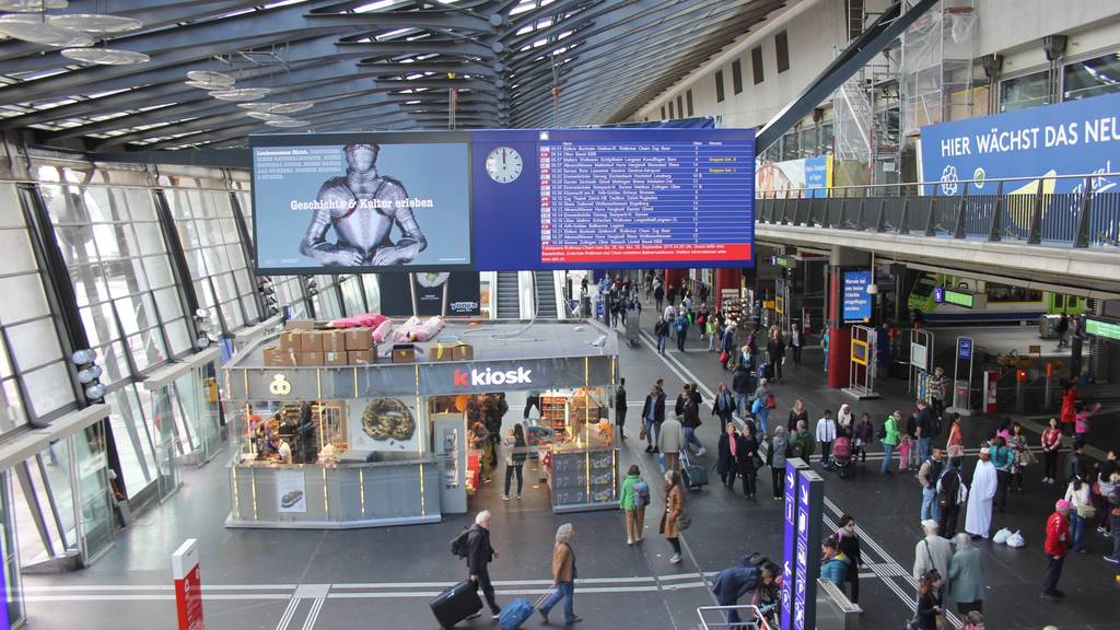 Fake-Polizist beklaut Frau in Luzerner Bahnhof