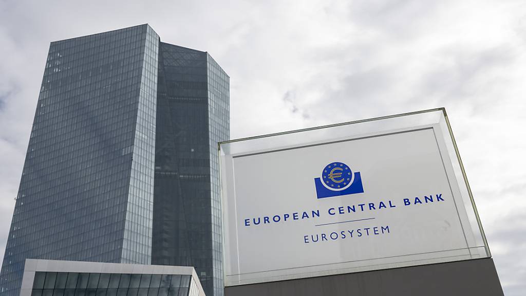 Die EZB belässt die Zinsen zunächst auf dem aktuellen Niveau. Es mehren sich aber die Zeichen für eine baldige Zinswende. (Archivbild)