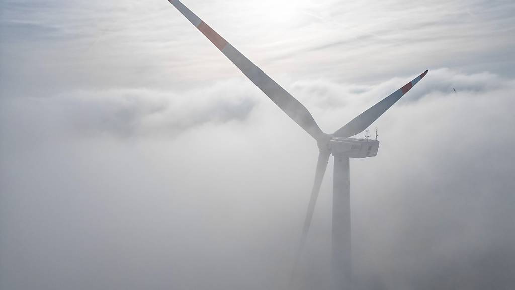Das Berner Verwaltungsgericht lehnt eine Beschwerde gegen eine Windpark-Initiative in Sonvilier ab. (Symbolbild)