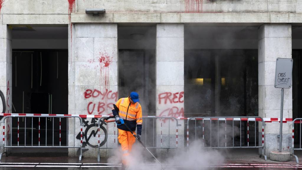 An der unbewilligten Pro-Palästina-Demo vom 11. Oktober ist es zu massiven Ausschreitungen gekommen. Bürgerliche Sicherheitspolitiker fordern nun Massnahmen. (Archivbild)