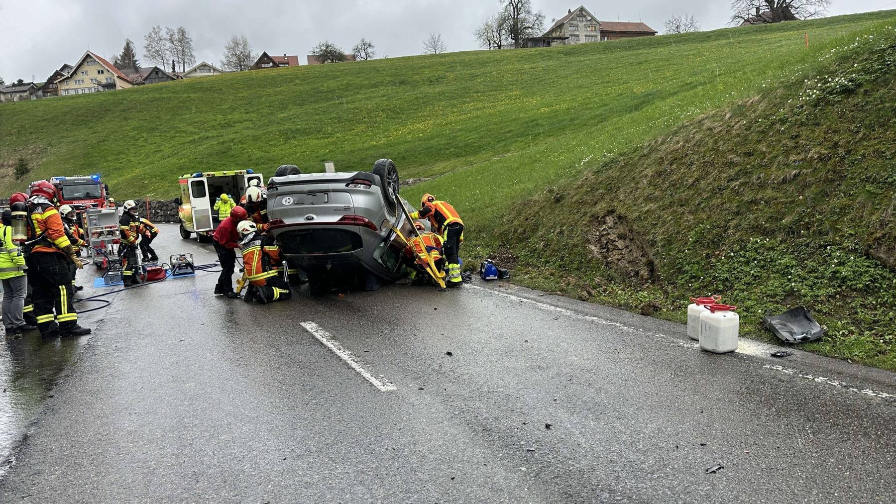 Der Autofahrer blieb beim Unfall in Appenzell Ausserrhoden unverletzt.