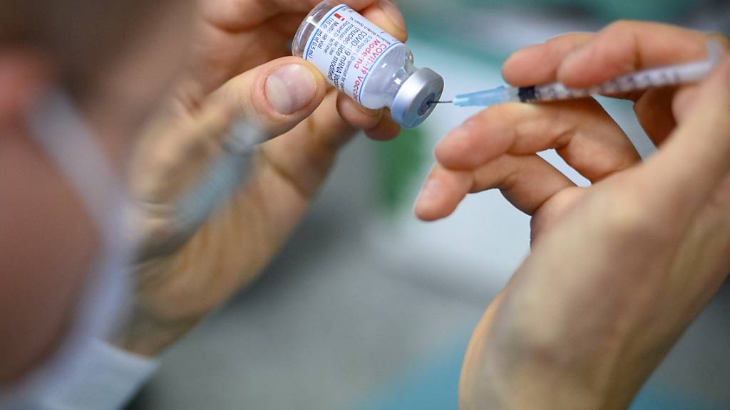 Die Ostschweizer Regierungen befürworten «raschere Öffnungsschritte entlang des Impffortschritts». (Archivbild)