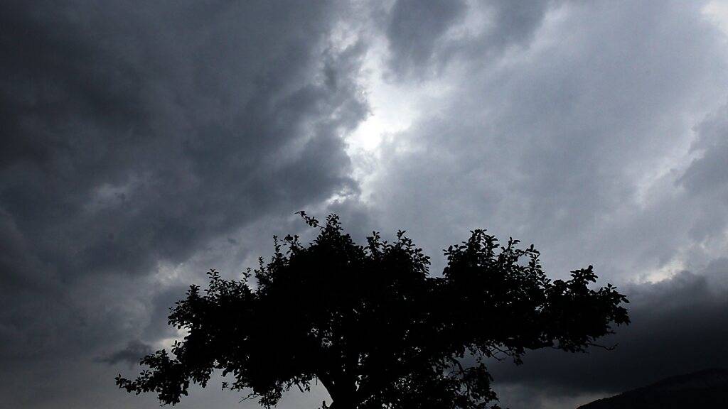 Das Unwetter von Dienstagabend hat in Gonten AI ein Pfadi-Zeltlager platt gemacht. (Symbolbild)