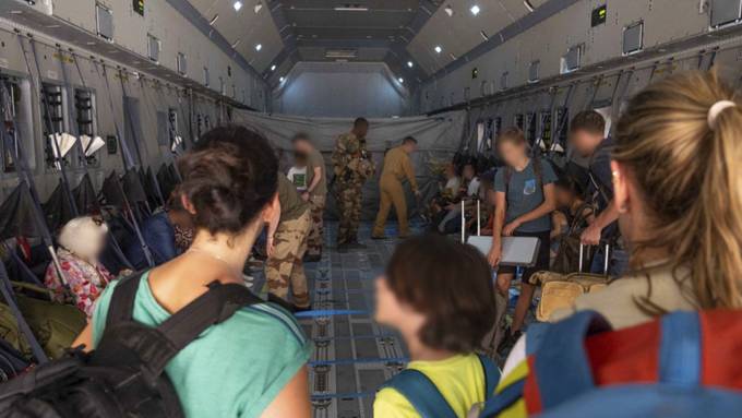 Rund 50 Schweizer seit Montag aus dem Sudan geflogen 