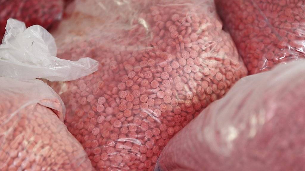 Der deutsche Zoll beschlagnahmte 52'000 Tabletten (im Bild Archivaufnahme von  Methamphetamin-Pillen)