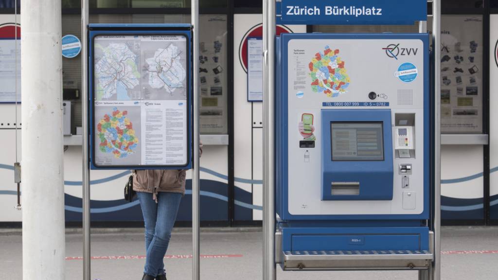 Linke Parteien fordern per Vorstoss Bargeld im Zürcher ÖV