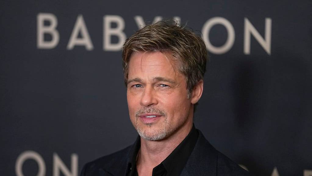 Der amerikanische Schauspieler und Filmproduzent Brad Pitt zeigte sich am Wochenende zusammen mit der Genfer Schmuckdesignerin Ines de Ramon an einem Formel-1-Rennen in Grossbritannien. (Archivbild)