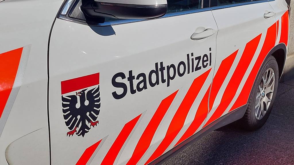 Bei einer Geschwindigkeitskontrolle haben Mitarbeitende der Stadtpolizei Aarau in der Nacht auf Samstag in Rupperswil zwei mutmassliche Kupferdiebe angehalten. (Symbolbild)