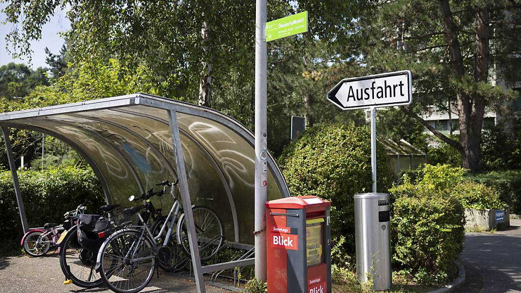 Nach diesem Sonntag ist Schluss für die SonntagsBlick-Automaten (im Bild in Muri bei Bern).  Das Betreiben lohnt sich für Ringier nicht mehr.