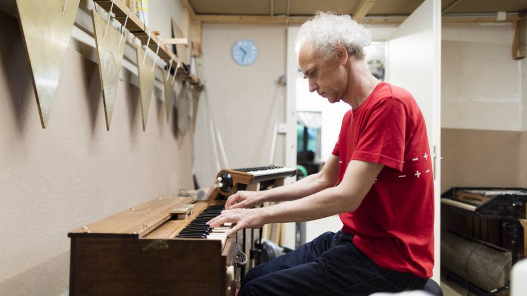 Instrumentenerfinder Lukas Rohner tüftelt seit 30 Jahren an unterschiedlichsten Instrumenten herum