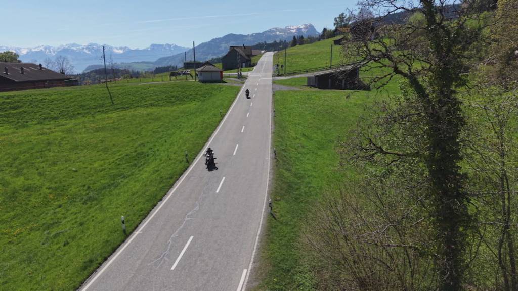Neuer Versuch: Altstätten und Gais bekämpfen Töfflärm mit Plakaten