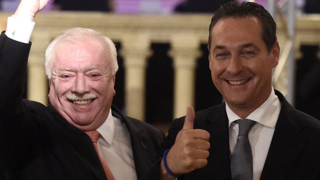 Bleibt Wiener Bürgermeister: SPÖ-Zugpferd Michael Häupl (links) - mit seinem Herausforderer Heinz-Christian Strache von der FPÖ.