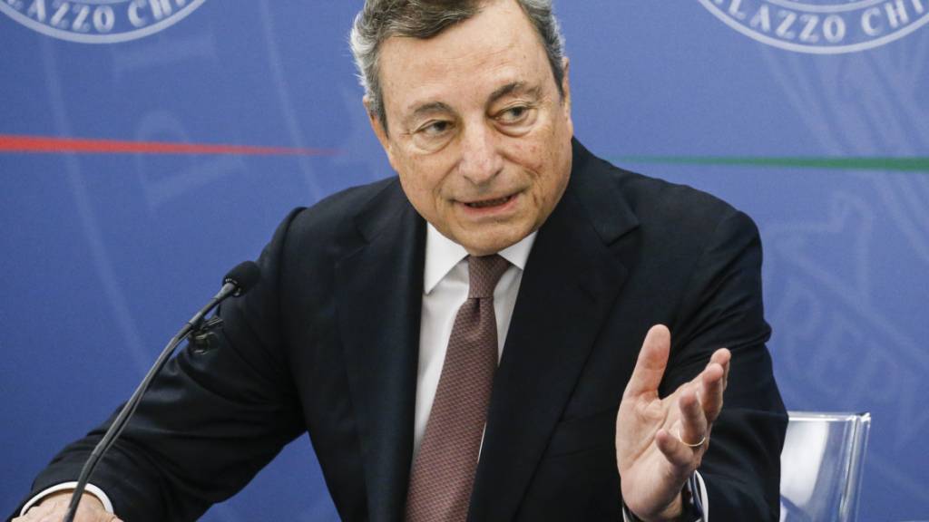Mario Draghi, Premierminister von Italien, spricht während einer Pressekonferenz im Chigi-Palast. Foto: Fabio Frustaci/Pool ANSA/AP/dpa