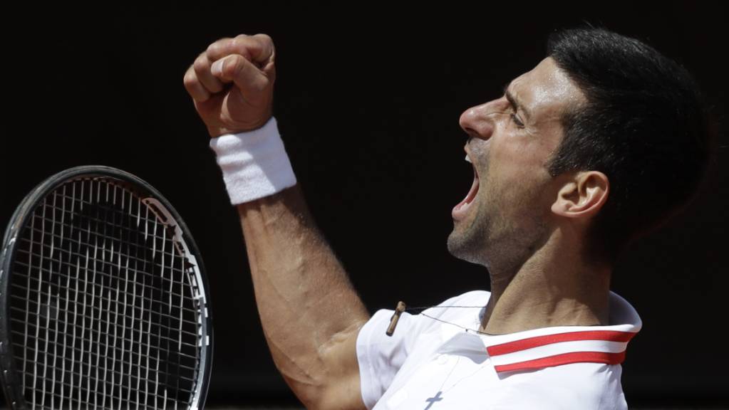 Novak Djokovic bejubelt seinen Halbfinal-Einzug in Rom.