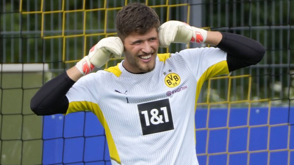 Torhüter Gregor Kobel ist nach guten Jahren in Augsburg und Stuttgart bei Borussia Dortmund in einer neuen Welt gelandet