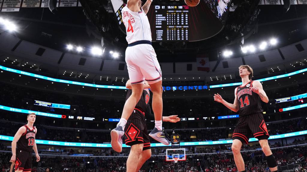Auch dieser spektakuläre «Dunk» von Yanic Konan Niederhäuser nützte den Los Angeles Clippers gegen die Chicago Bulls nichts
