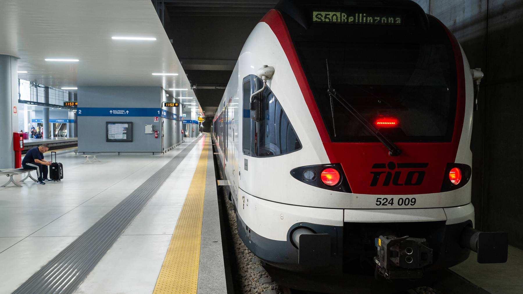 Die Fernverkehrsverbindungen zwischen der Schweiz und Italien werden eingestellt. Wie es mit dem Regionalverkehr weitergeht, ist noch unklar.