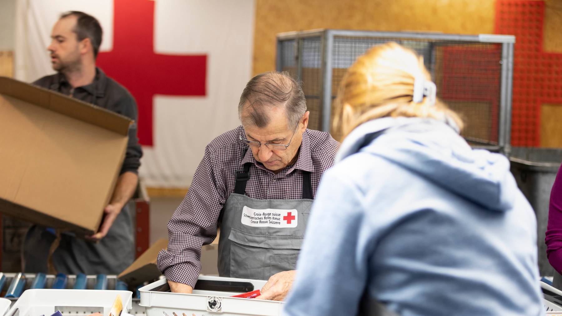Das Rote Kreuz sucht nach jüngeren Helferinnen und Helfern. (Symbolbild)