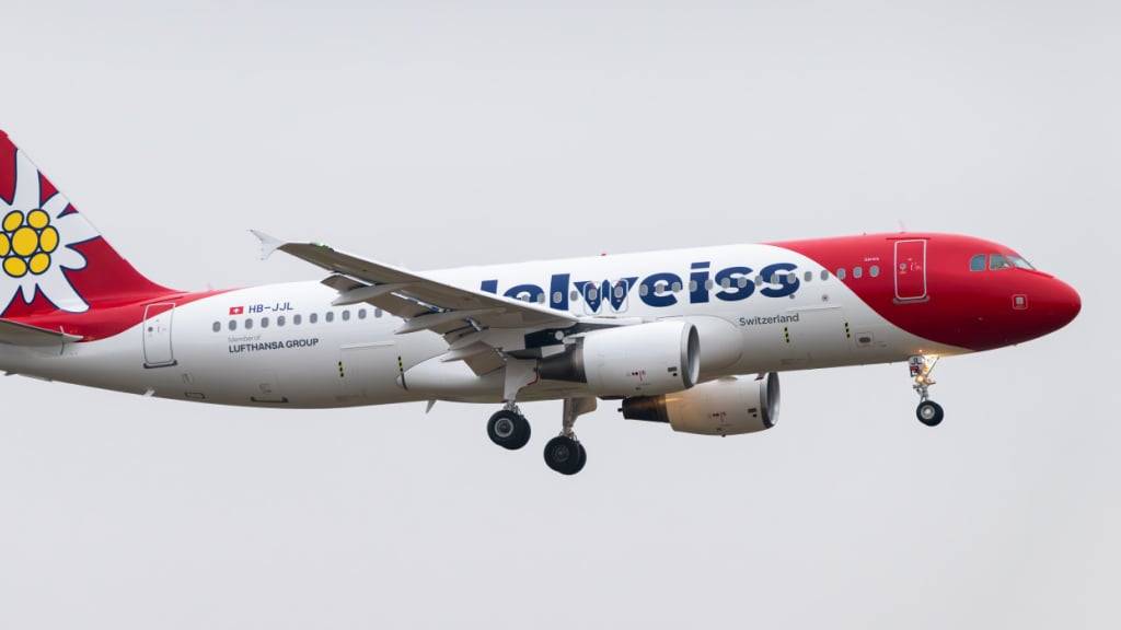 Mitte Oktober 2025 stösst ein Airbus A320 mit der Registrierung HB-JLQ zur Edelweiss-Flotte. Im April 2026 folgt mit dem Airbus A320neo (HB-JDB) erstmals ein Flugzeug des modernisierten Typs. (Archivbild)