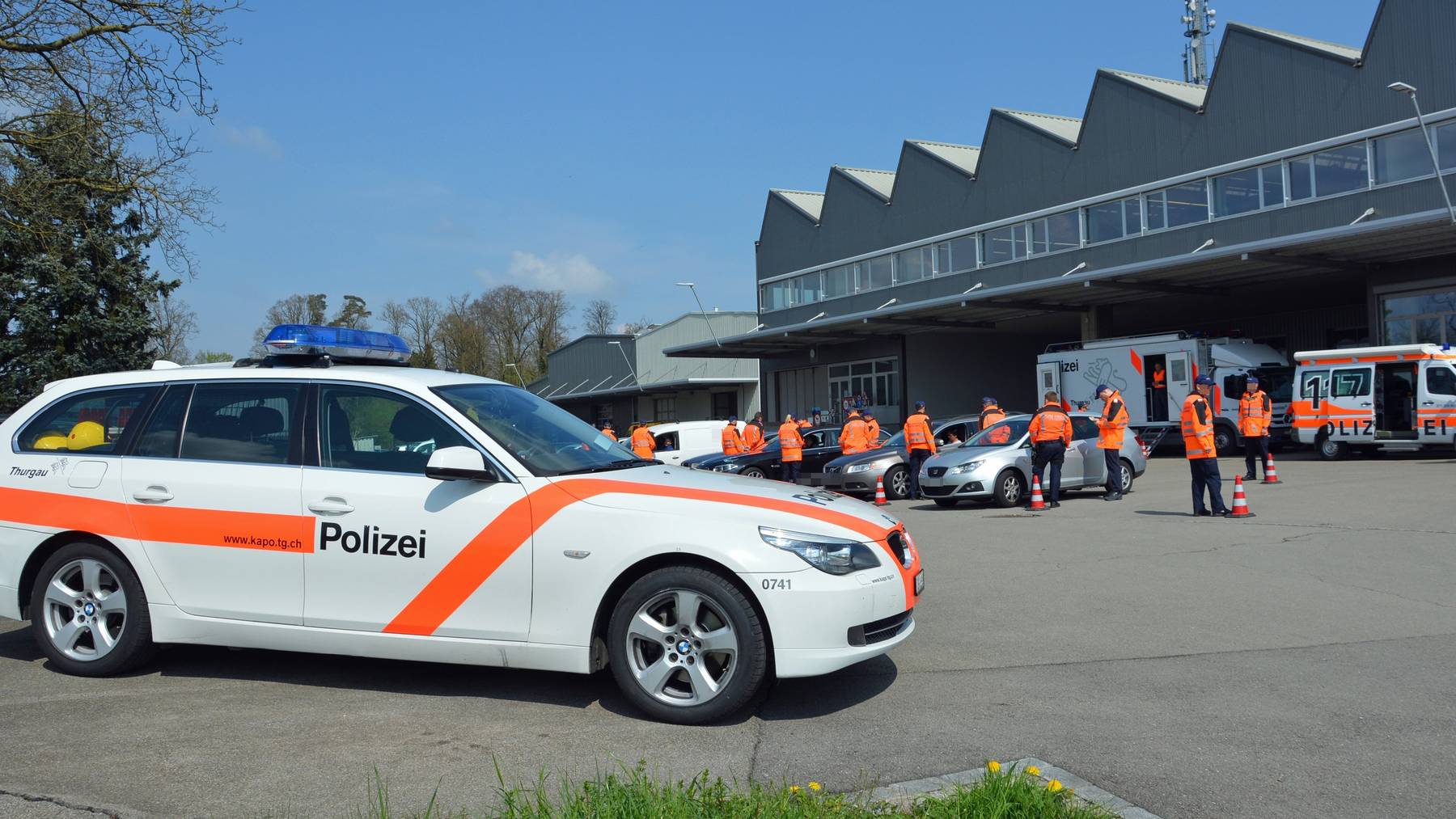 Grosskontrolle in Sulgen: Hier sind vor allem Polizeischüler am Werk.