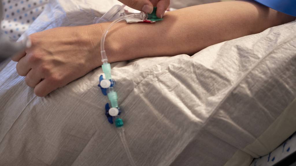 Gemäss Bundesamt für Statistik sind rund 2,3 Millionen Menschen aller Altersstufen in der Schweiz von einer chronischen Krankheit betroffen. (Archivbild)