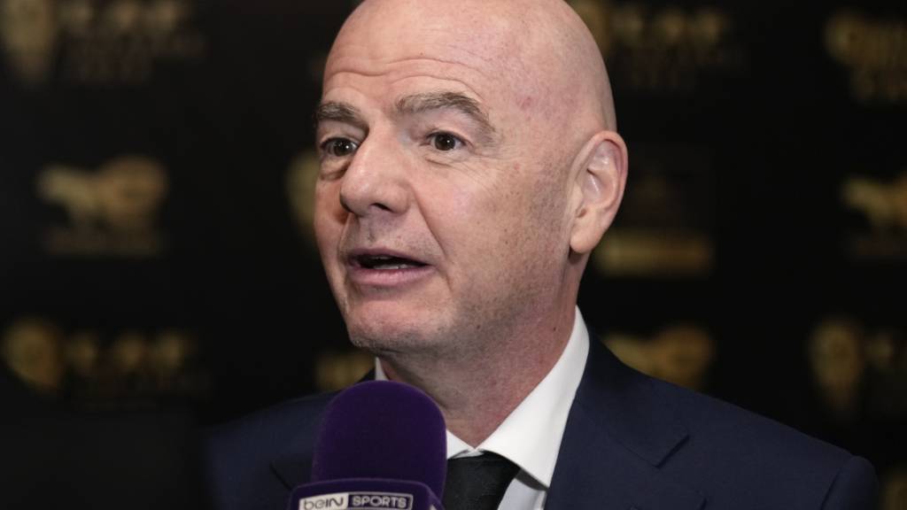 Der 56-jährige Oberwalliser Gianni Infantino will sich auf dem FIFA-Kongress im März nächsten Jahres in Marokkos Hauptstadt Rabat ein weiteres und letztes Mal für vier Jahre zum Präsidenten wählen lassen. Der Widerstand ist zwar beträchtlich, einen Gegenkandidaten gibt es aber nicht. (Archivbild)