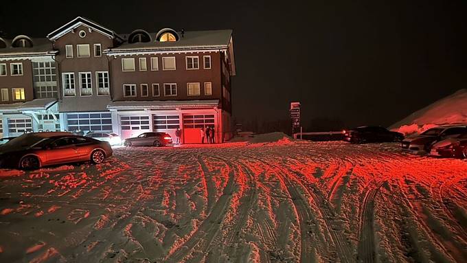 Schnee lockt Autofahrer zum Driften auf die Schwägalp 