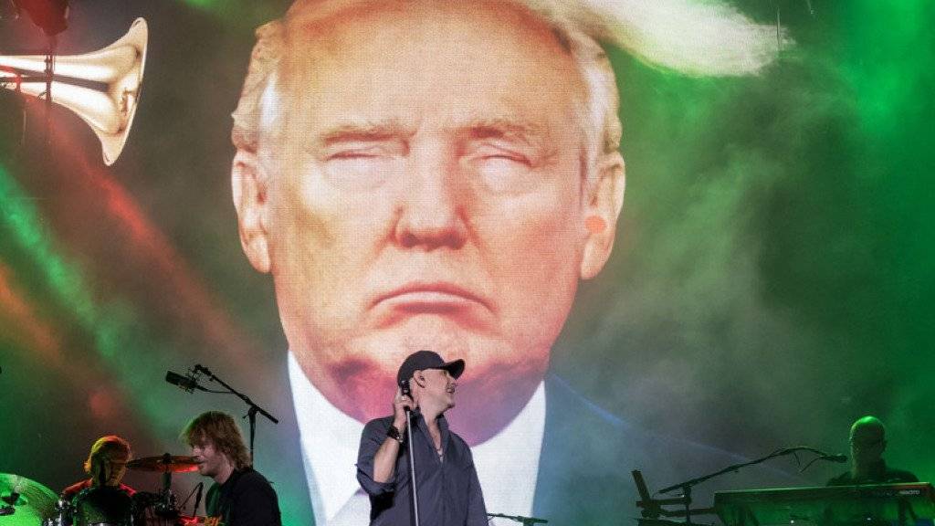 Die deutsche 90er-Rockband Fury in the Slaughterhouse ist zurück: Mit neuer Tour, Best-of-Album und Aktualitätsbezügen.