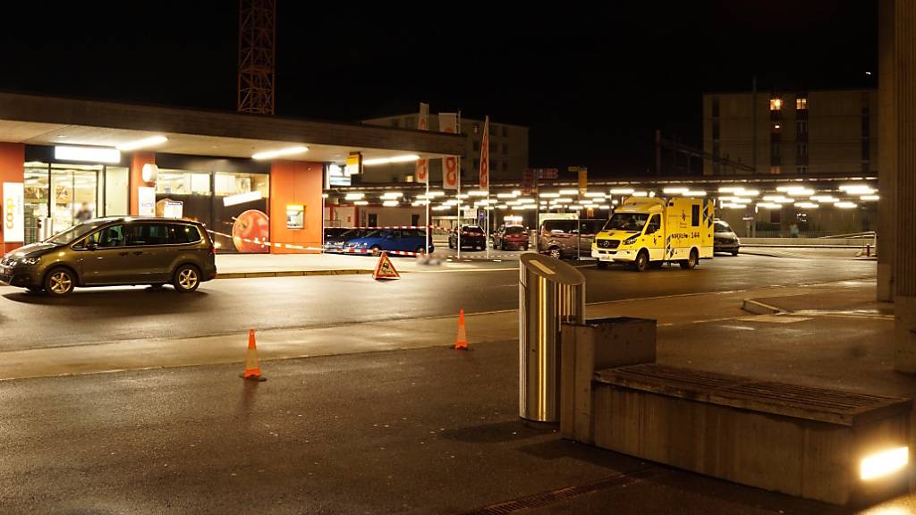 Zwei Beteiligte an der Auseinandersetzung mit einem Schwerverletzten in Sargans sind am Montag festgenommen worden.