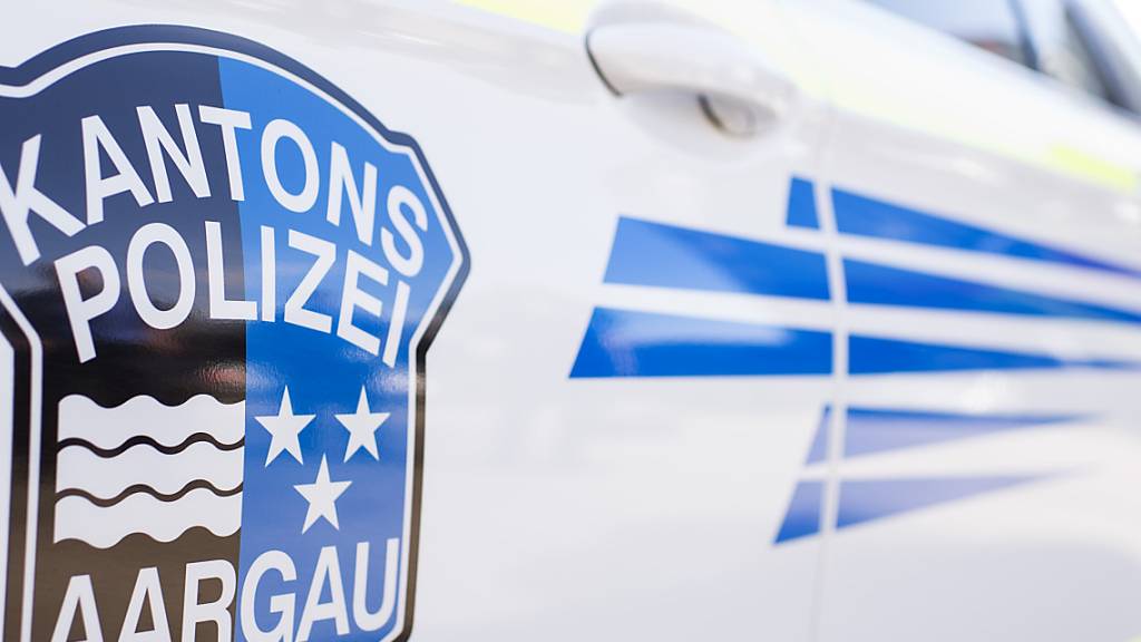 Die Aargauer Polizei hat einen 19-jährigen Slowaken mit einem vorläufigen Fahrverbot für die Schweiz belegt. (Symbolbild)