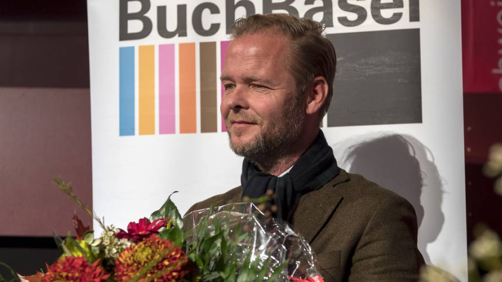 Der Schweizer Autor Christian Kracht wurde 2016 für sein Werk «Die Toten» mit dem Schweizer Buchpreis ausgezeichnet. Jetzt hat er seinen Roman «Eurotrash» von der Liste der Nominierten zurückgezogen. (Archivbild)